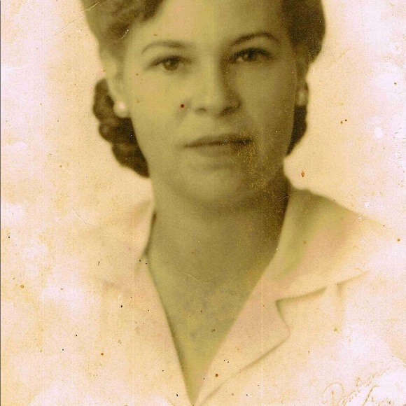 Welcome home to Simply Sinclair Style. - Picture 3 of 8